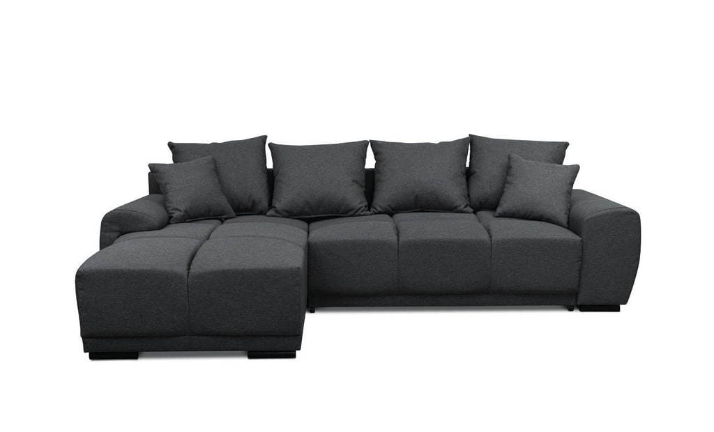 Canapé d'angle Show en tissu gris anthracite, assise capitonnée et nombreux coussins, méridienne à gauche