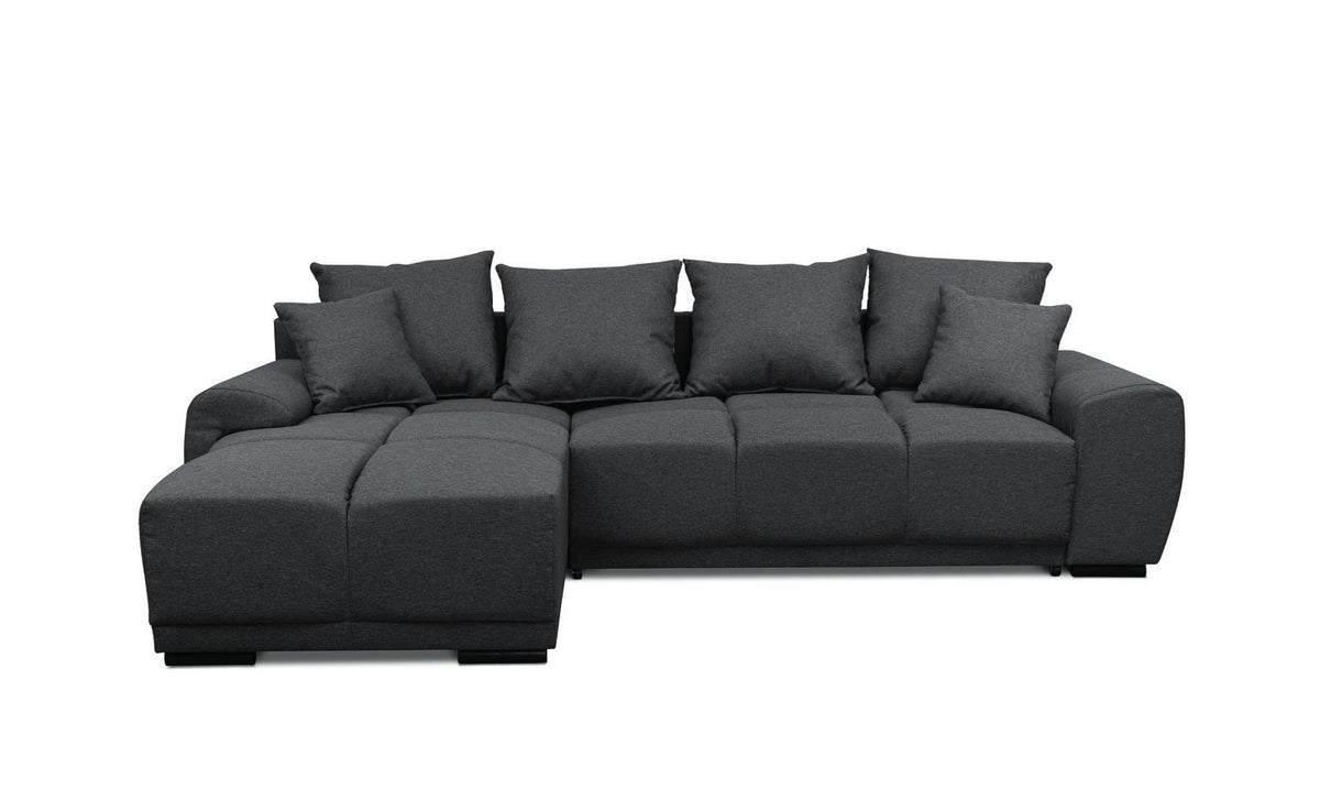 Canapé d'angle Show en tissu gris anthracite, assise capitonnée et nombreux coussins, méridienne à gauche